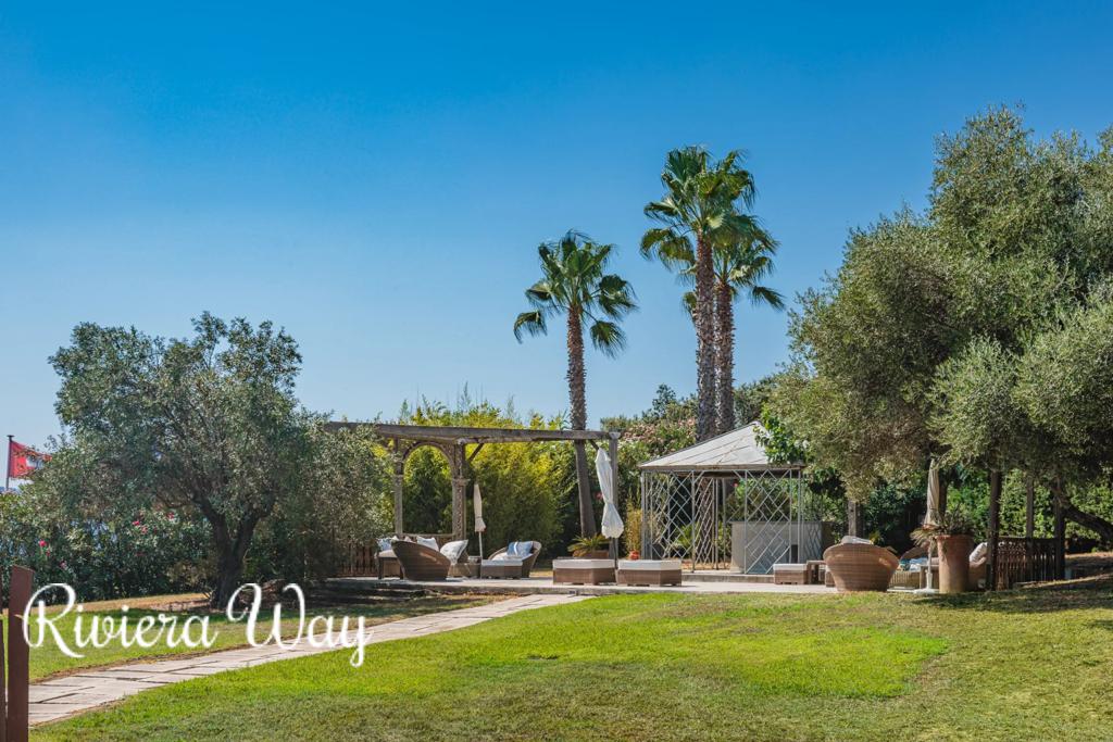 Villa in Grimaud, photo #1, listing #104480880