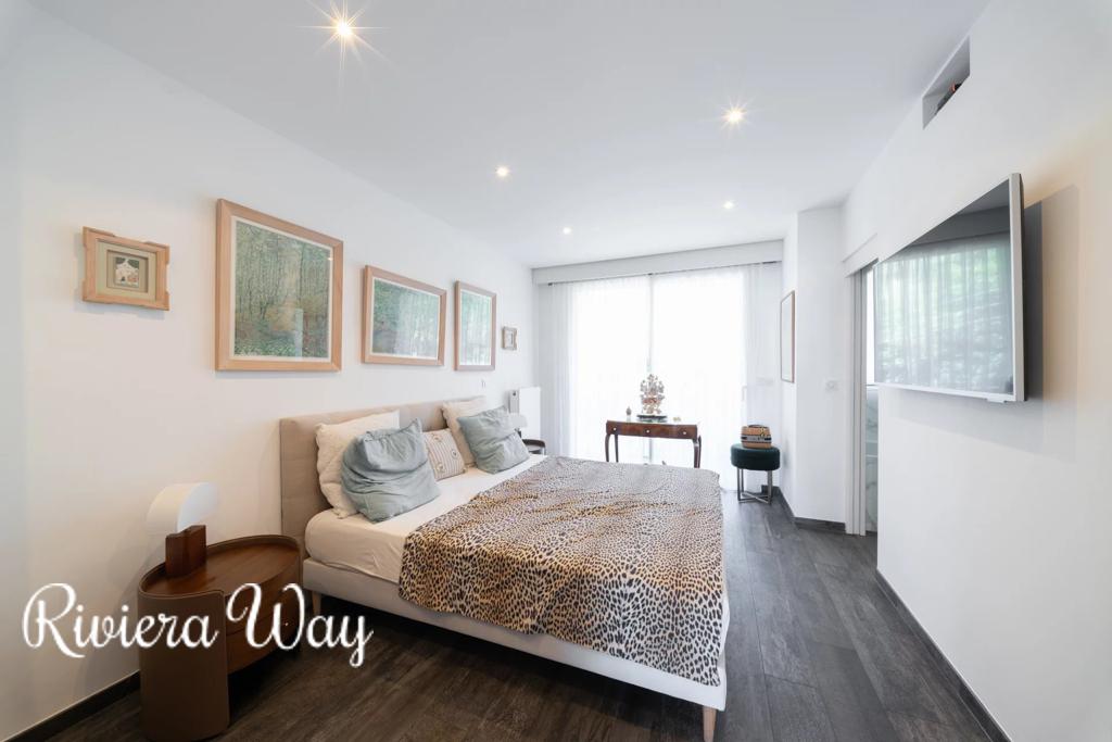 4 room apartment in Cannes, photo #6, listing #106621326