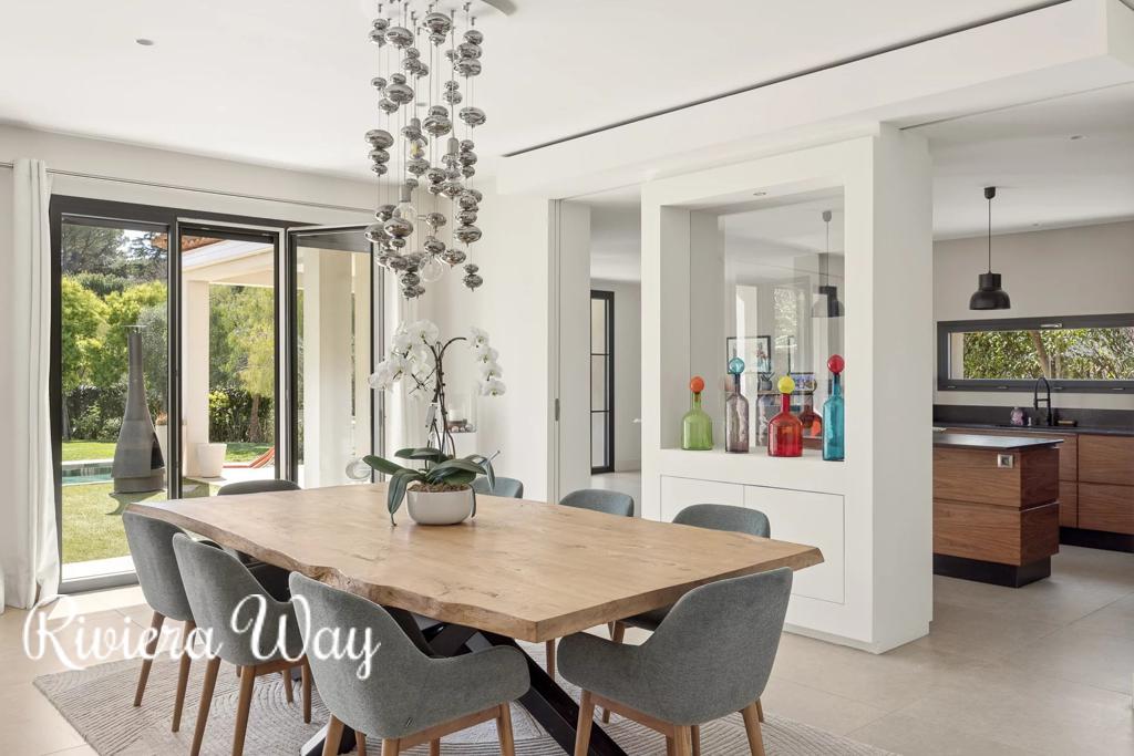 9 room villa in Saint-Paul-de-Vence, photo #8, listing #106093386