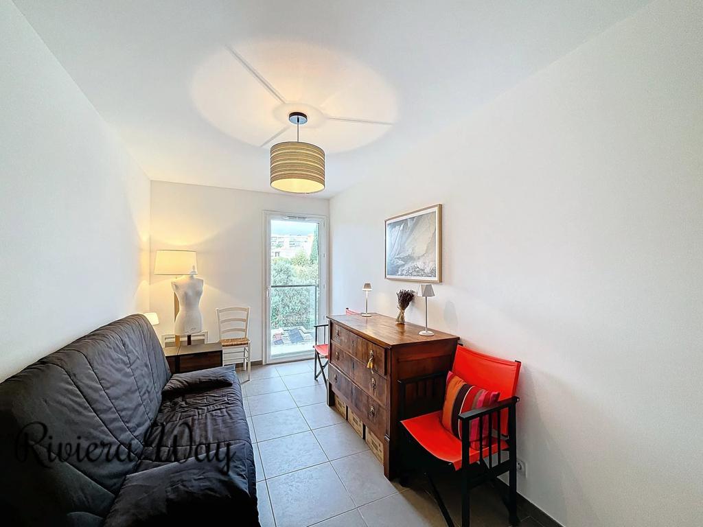 4 room apartment in Antibes, photo #2, listing #100615410