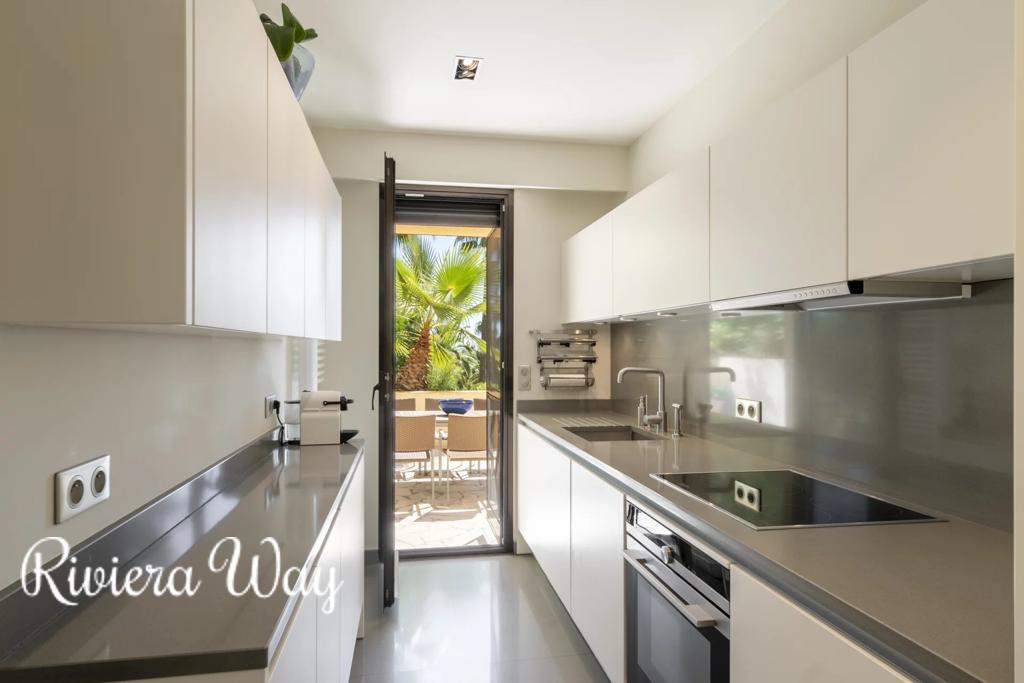 2 room apartment in Cannes, photo #1, listing #103789098