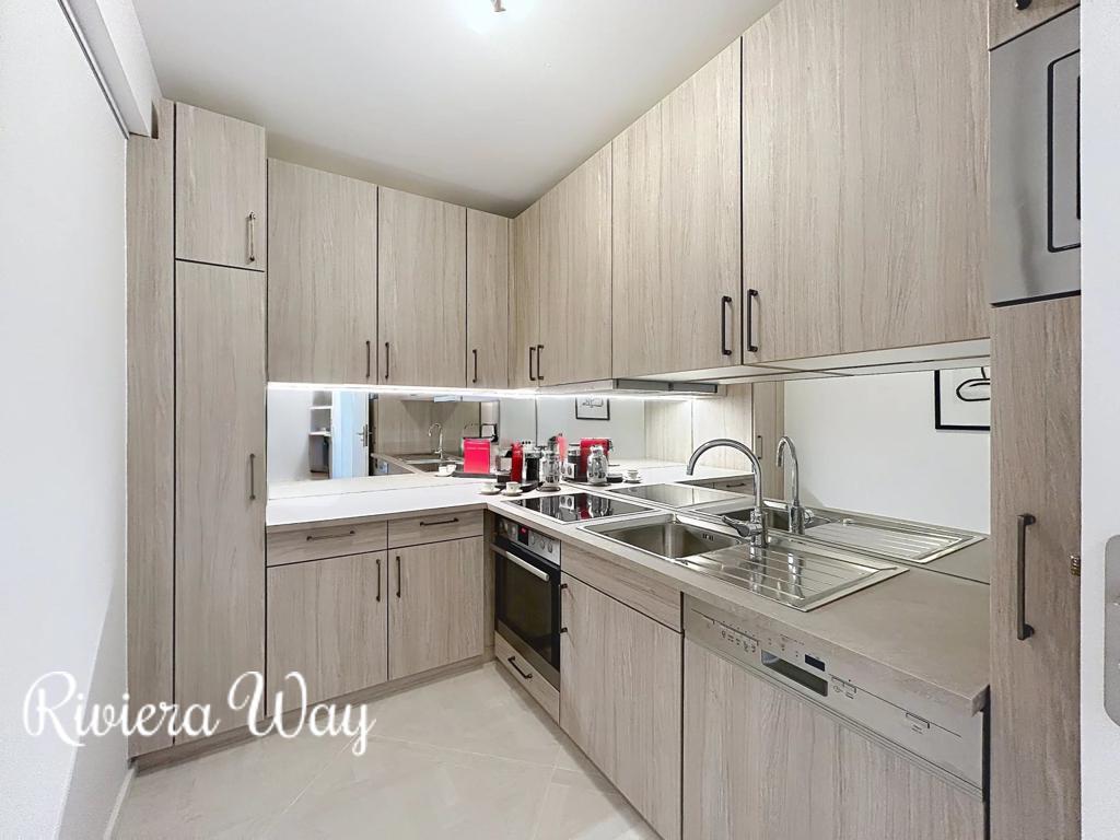 2 room apartment in Antibes, photo #3, listing #106090152