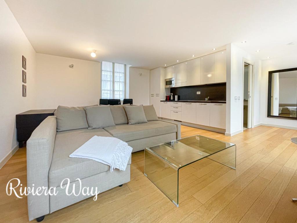 2 room apartment in Cannes, photo #1, listing #106248156