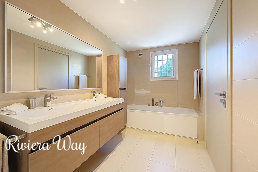 5 room apartment in Le Cannet, photo #6, listing #104508306