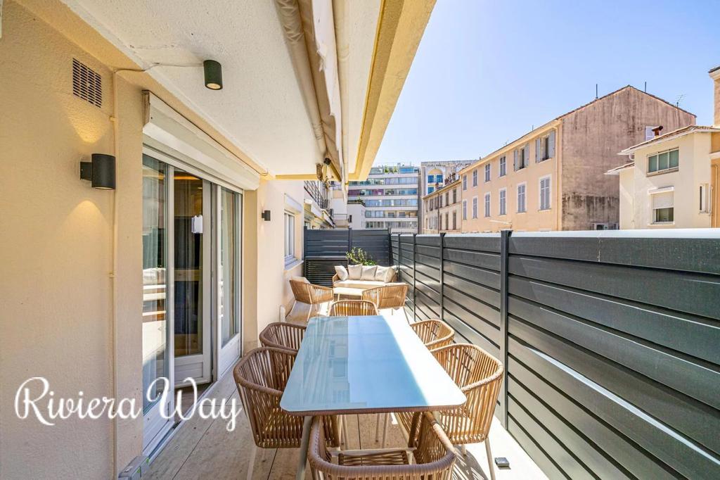 3 room apartment in Cannes, photo #10, listing #103076820
