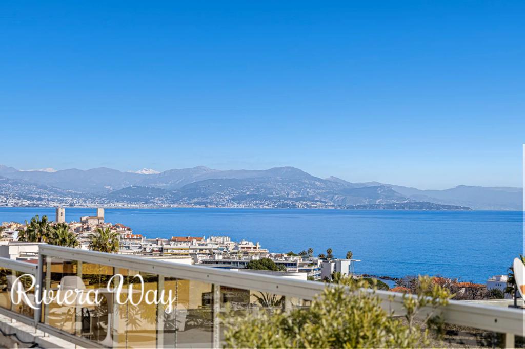 4 room apartment in Antibes, photo #9, listing #105721812
