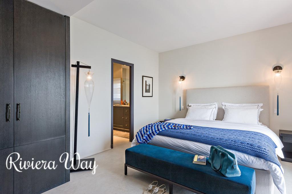 10 room villa in Grimaud, photo #7, listing #80486448