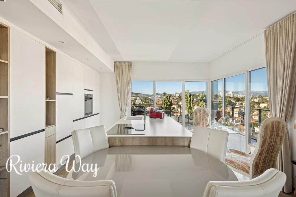 3 room apartment in Antibes, photo #7, listing #105590772