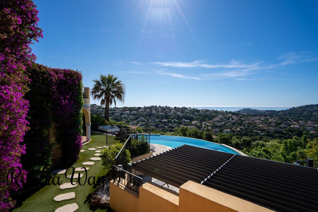 8 room villa in Sainte-Maxime, photo #10, listing #106364790