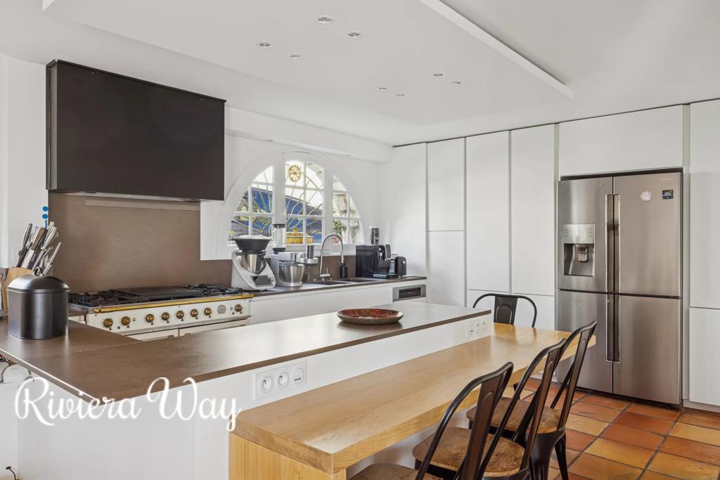 6 room villa in Cagnes-sur-Mer, photo #3, listing #104502048