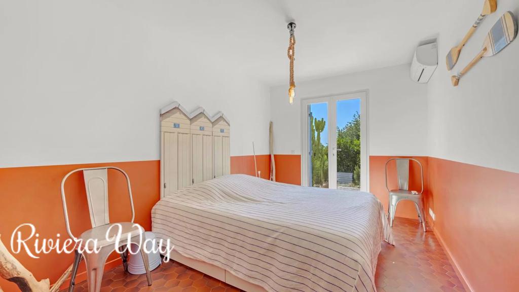 Villa in Cavalaire-sur-Mer, photo #10, listing #103906362