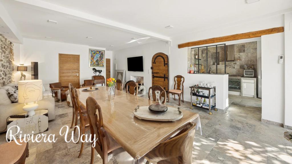 9 room villa in Les Arcs, photo #8, listing #107177196
