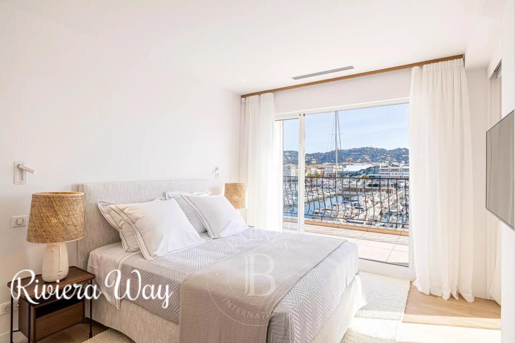 4 room apartment in Cannes, photo #4, listing #99669276