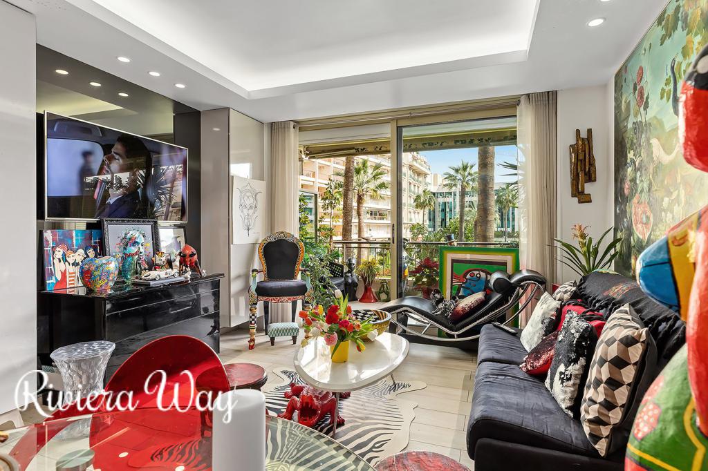 Apartment in Cannes, photo #4, listing #78779022