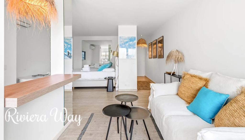 Apartment in Cannes, photo #8, listing #106524306