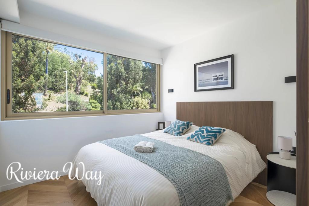 4 room apartment in Cannes, photo #7, listing #106636698