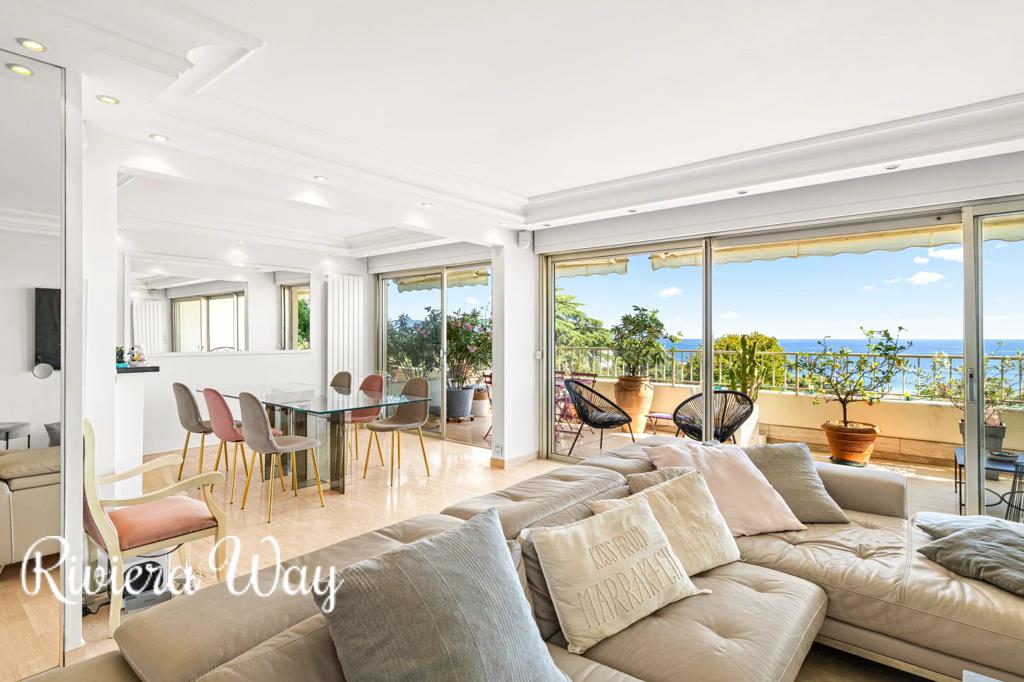 4 room apartment in Cannes, photo #9, listing #106594278