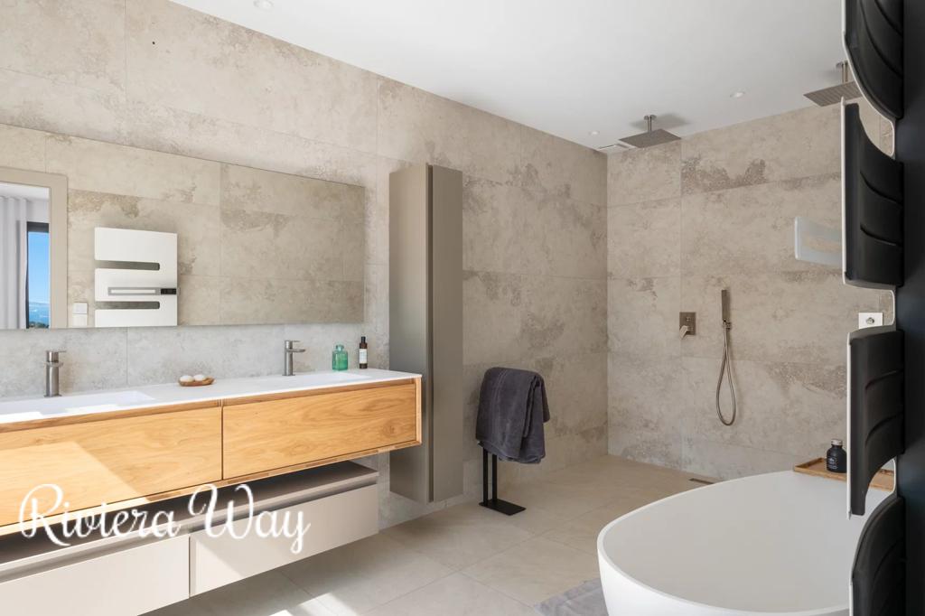 8 room villa in Roquebrune-sur-Argens, photo #1, listing #99706236