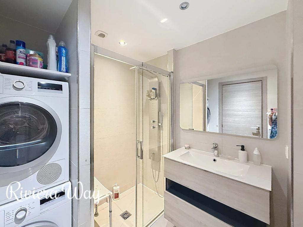 2 room apartment in Cannes, photo #9, listing #107078706