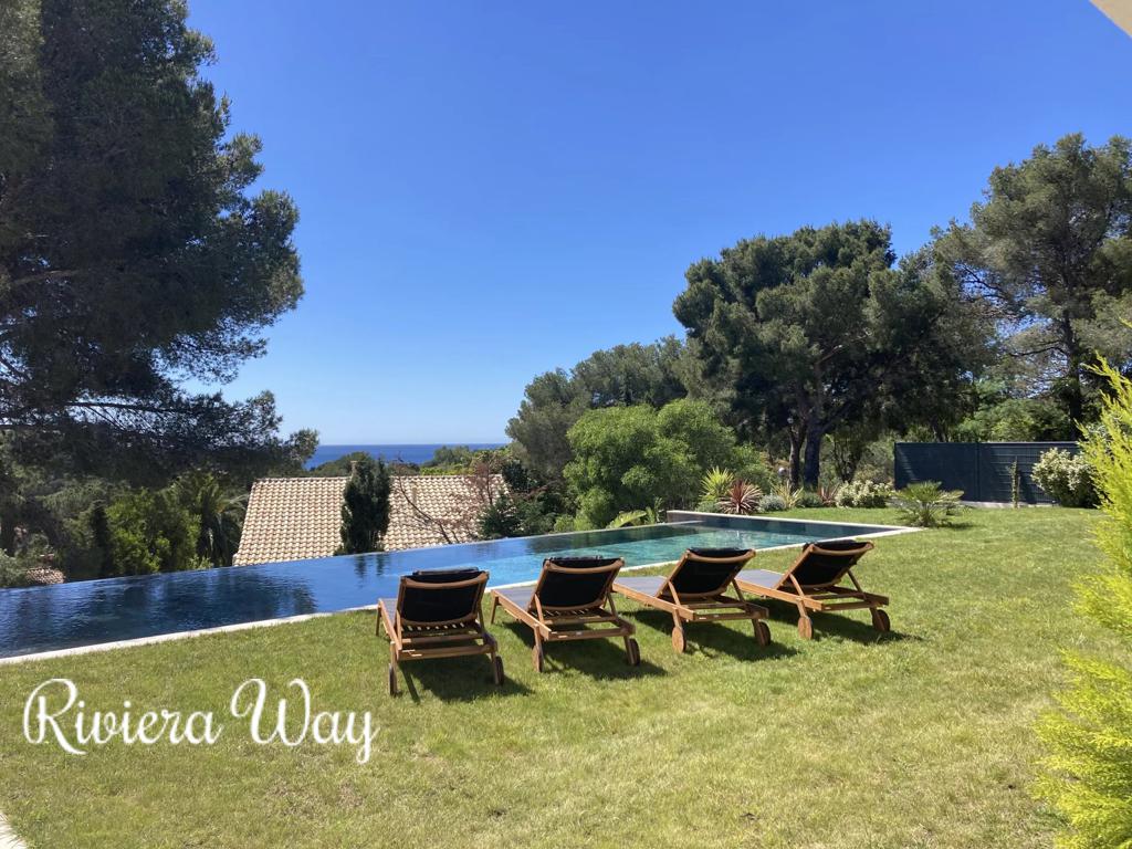 7 room villa in La Croix-Valmer, photo #3, listing #103324410