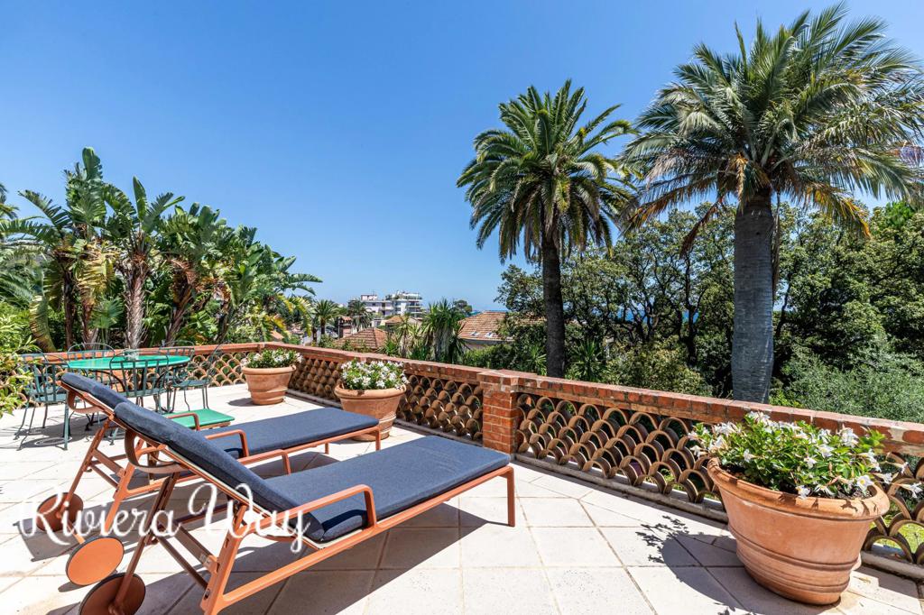 9 room villa in Cannes, photo #4, listing #101508624