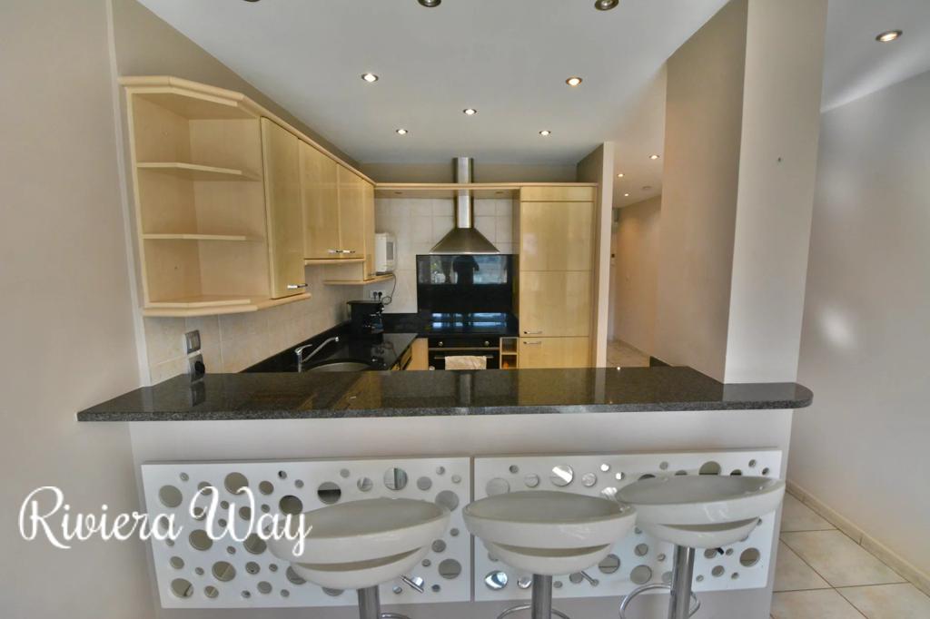 2 room apartment in Juan-les-Pins, photo #5, listing #105909678