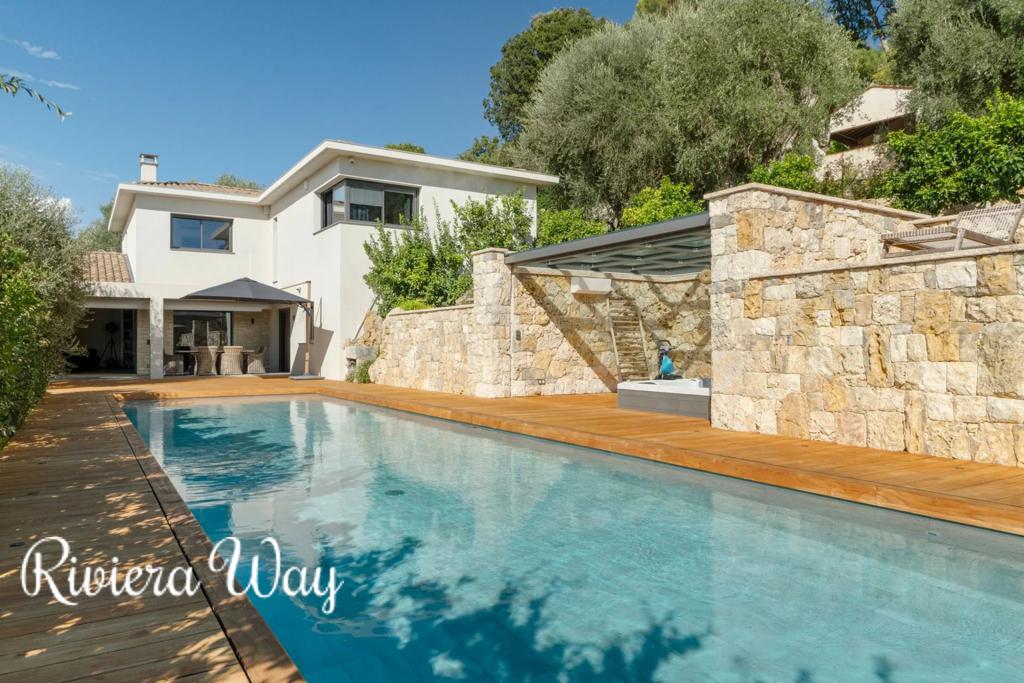 7 room villa in Mougins, photo #1, listing #104262984