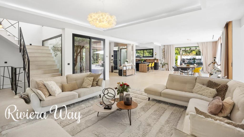 8 room villa in Roquefort-les-Pins, photo #3, listing #106276338