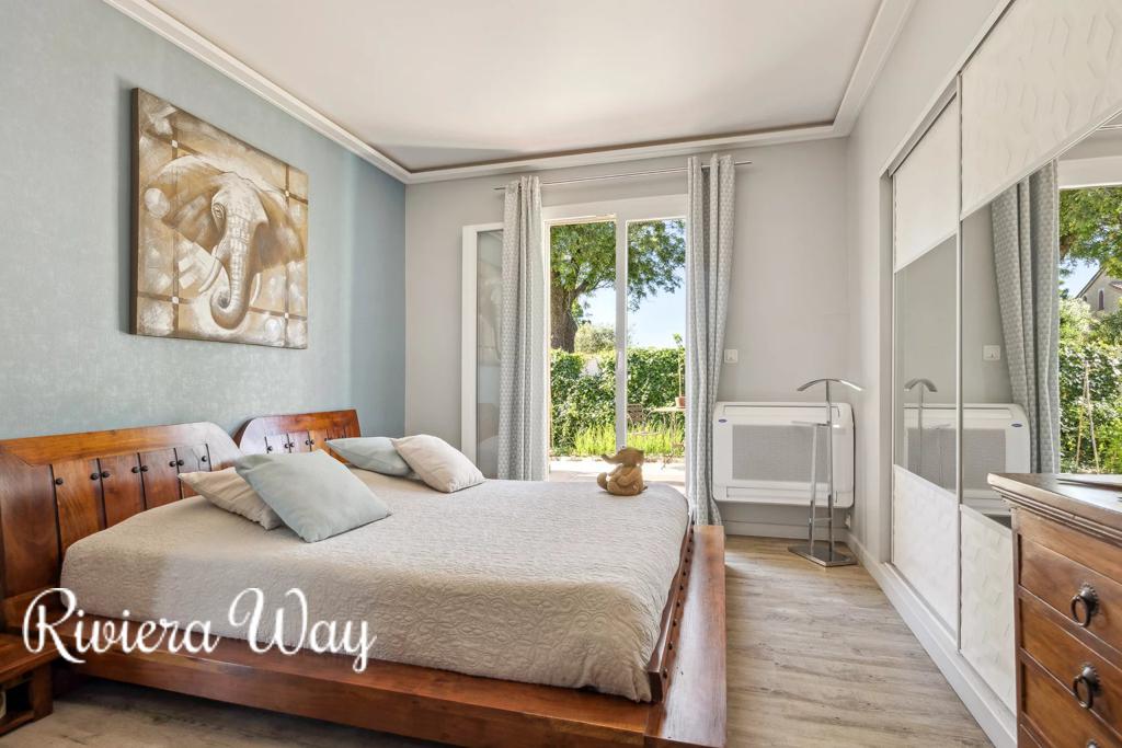 5 room villa in La Gaude, photo #1, listing #102823224
