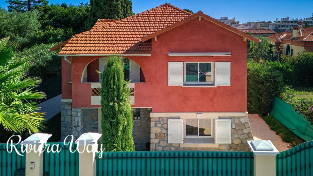 5 room villa in Cap d'Antibes, photo #2, listing #105552132