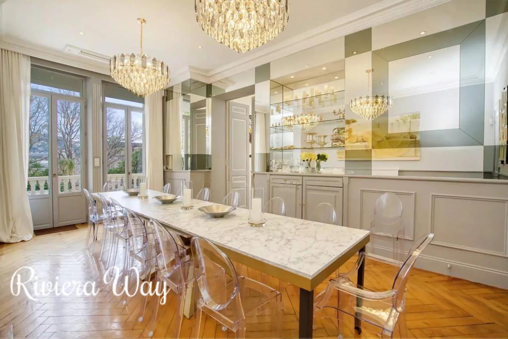 12 room villa in Cannes, photo #8, listing #102860058