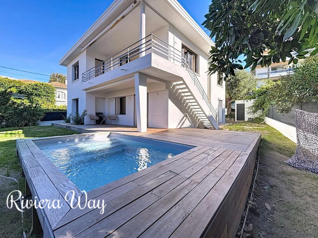 5 room villa in Cap d'Antibes, photo #1, listing #104214138