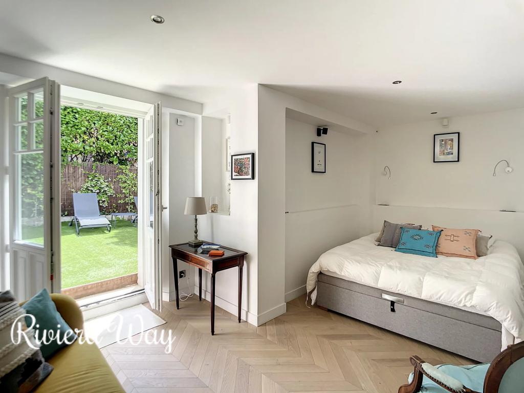 4 room villa in Cap d'Antibes, photo #1, listing #98652372