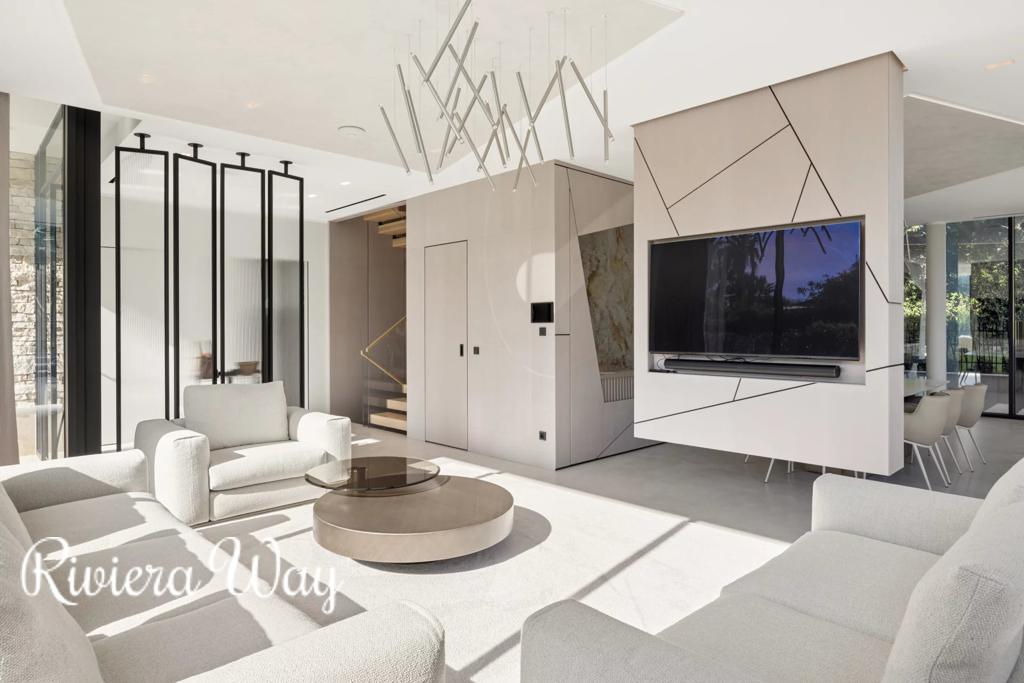 10 room villa in Antibes, photo #4, listing #107040066