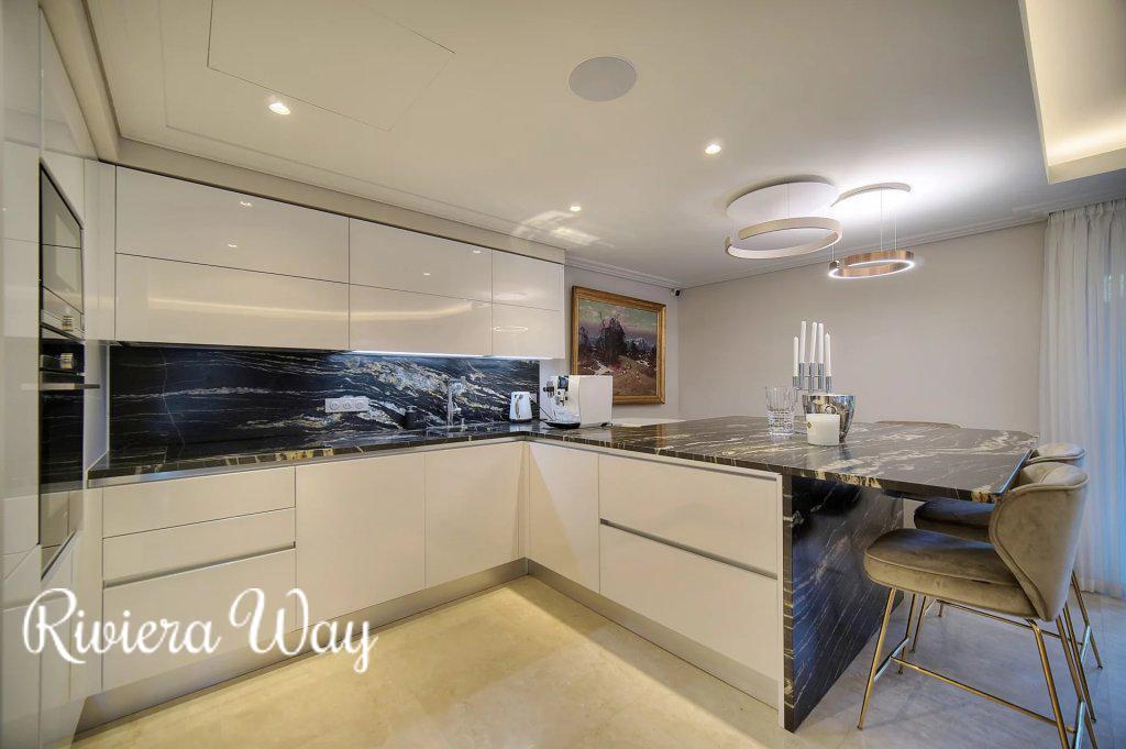 4 room apartment in Antibes, 100 m², photo #10, listing #103197444