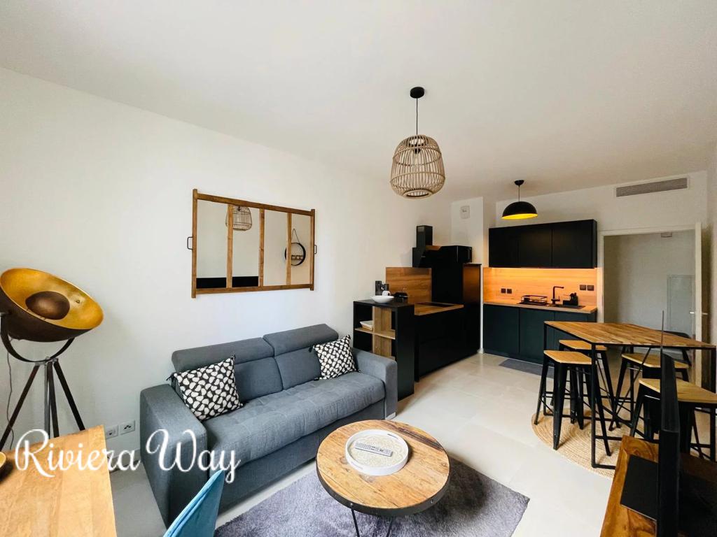 2 room apartment in Cannes, photo #6, listing #104396166