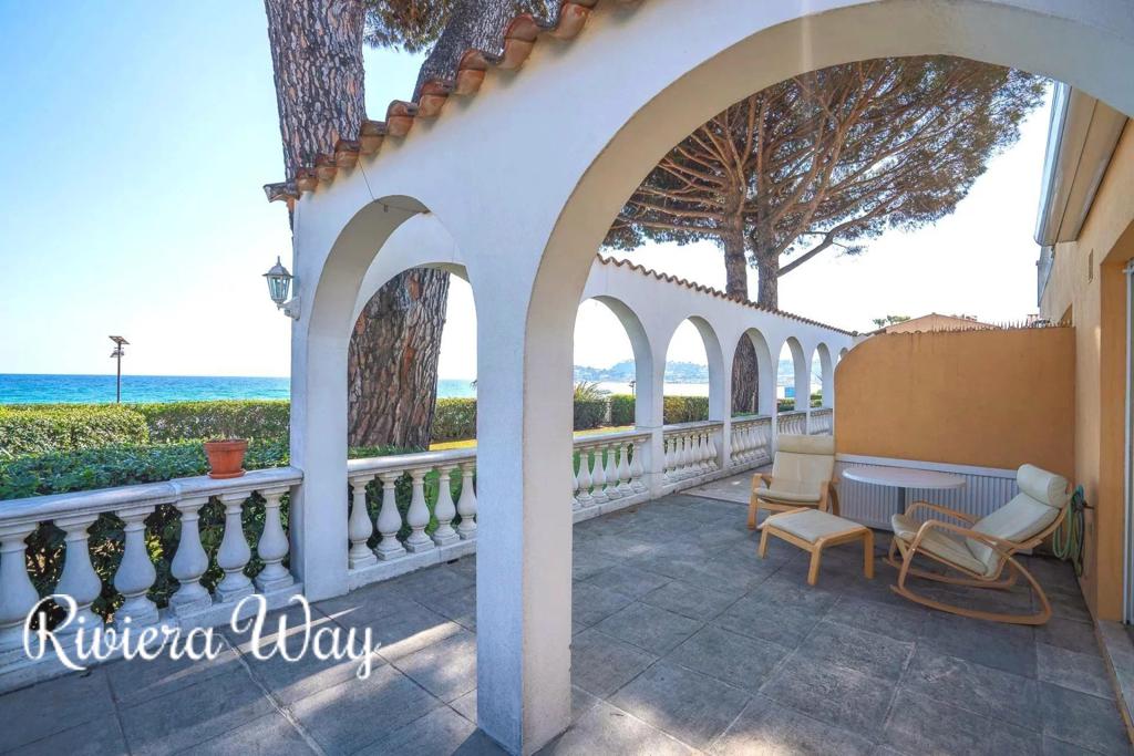 3 room apartment in Cavalaire-sur-Mer, photo #3, listing #105900564