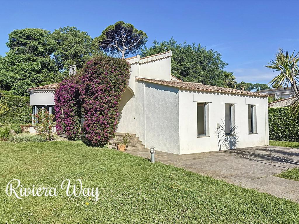 5 room villa in Cap d'Antibes, photo #1, listing #95835768