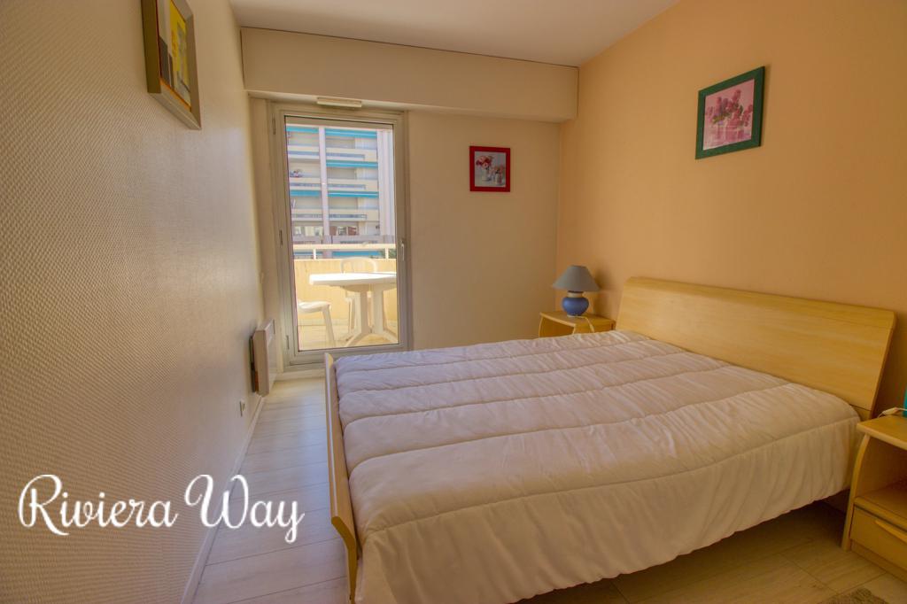 3 room apartment in Juan-les-Pins, photo #2, listing #83425524