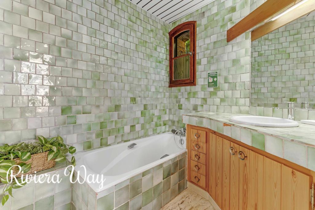 11 room villa in Hyères, photo #10, listing #104190450