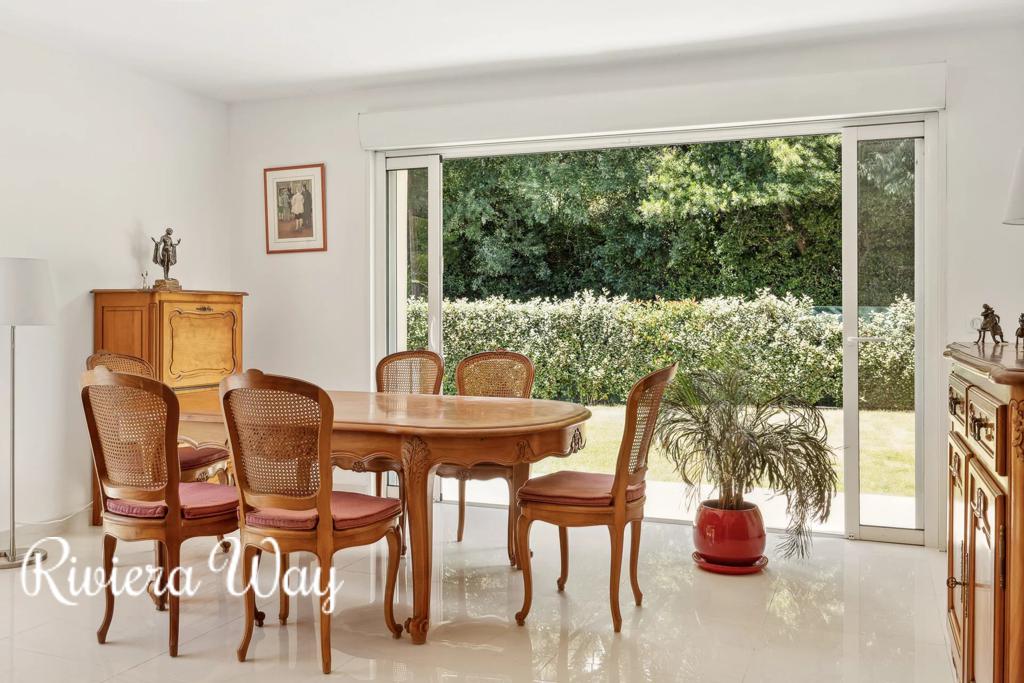 5 room apartment in Grasse, photo #4, listing #99864744