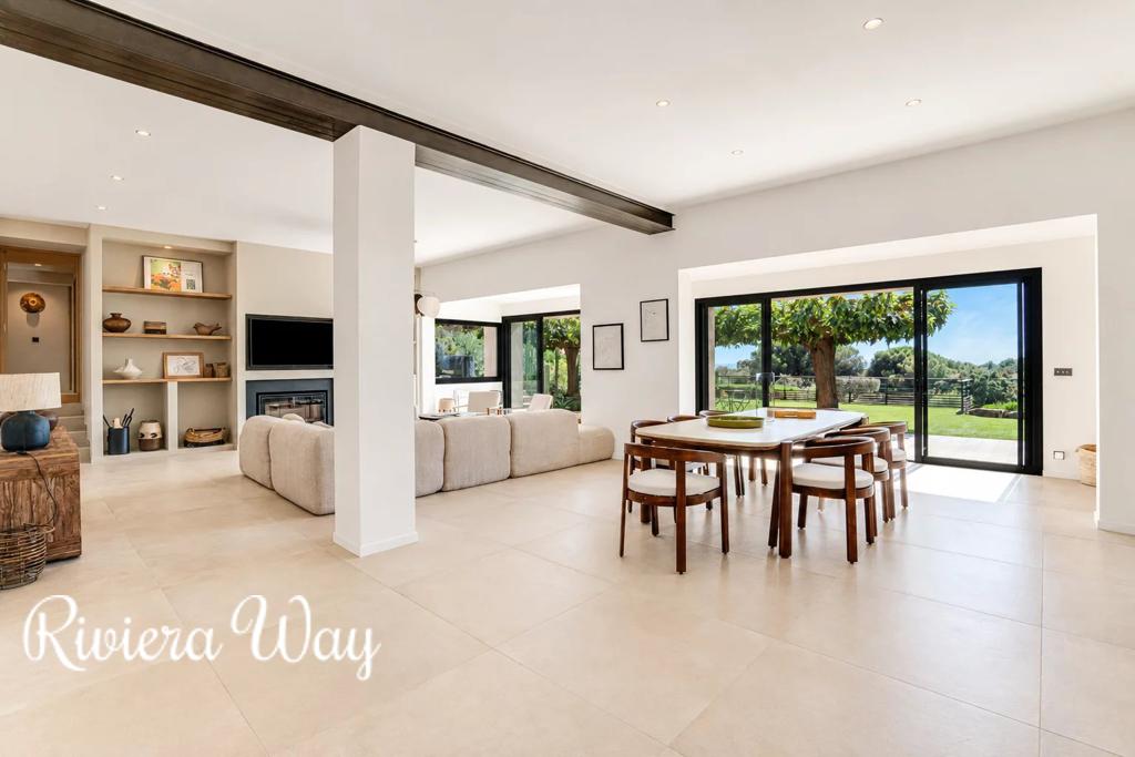8 room villa in La Croix-Valmer, photo #7, listing #107086896
