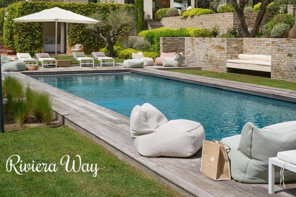 8 room villa in Saint-Tropez, photo #4, listing #81756528