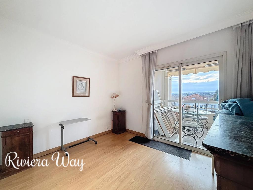 4 room apartment in Le Cannet, photo #6, listing #106122324