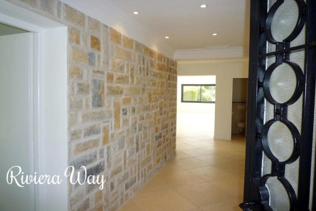 5 room villa in Mougins, photo #9, listing #107178120