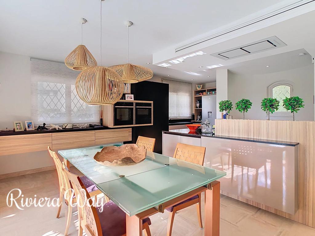 5 room villa in Le Cannet, photo #3, listing #104440098
