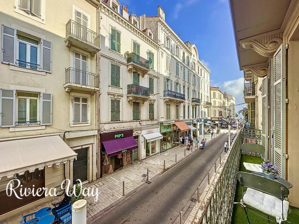 4 room apartment in Cannes, photo #2, listing #103737648