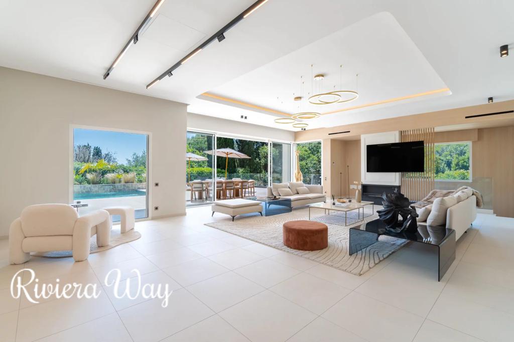 8 room villa in Mougins, photo #5, listing #106401834