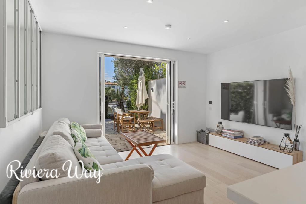 3 room villa in Grimaud, photo #7, listing #103229994