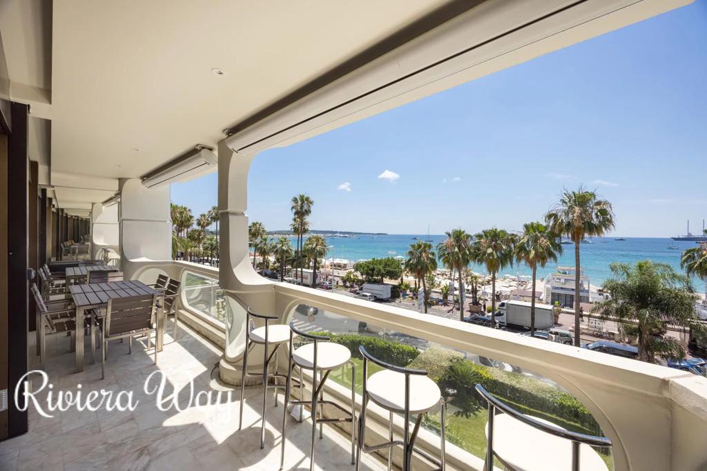 3 room apartment in Boulevard de la Croisette, photo #2, listing #106533882